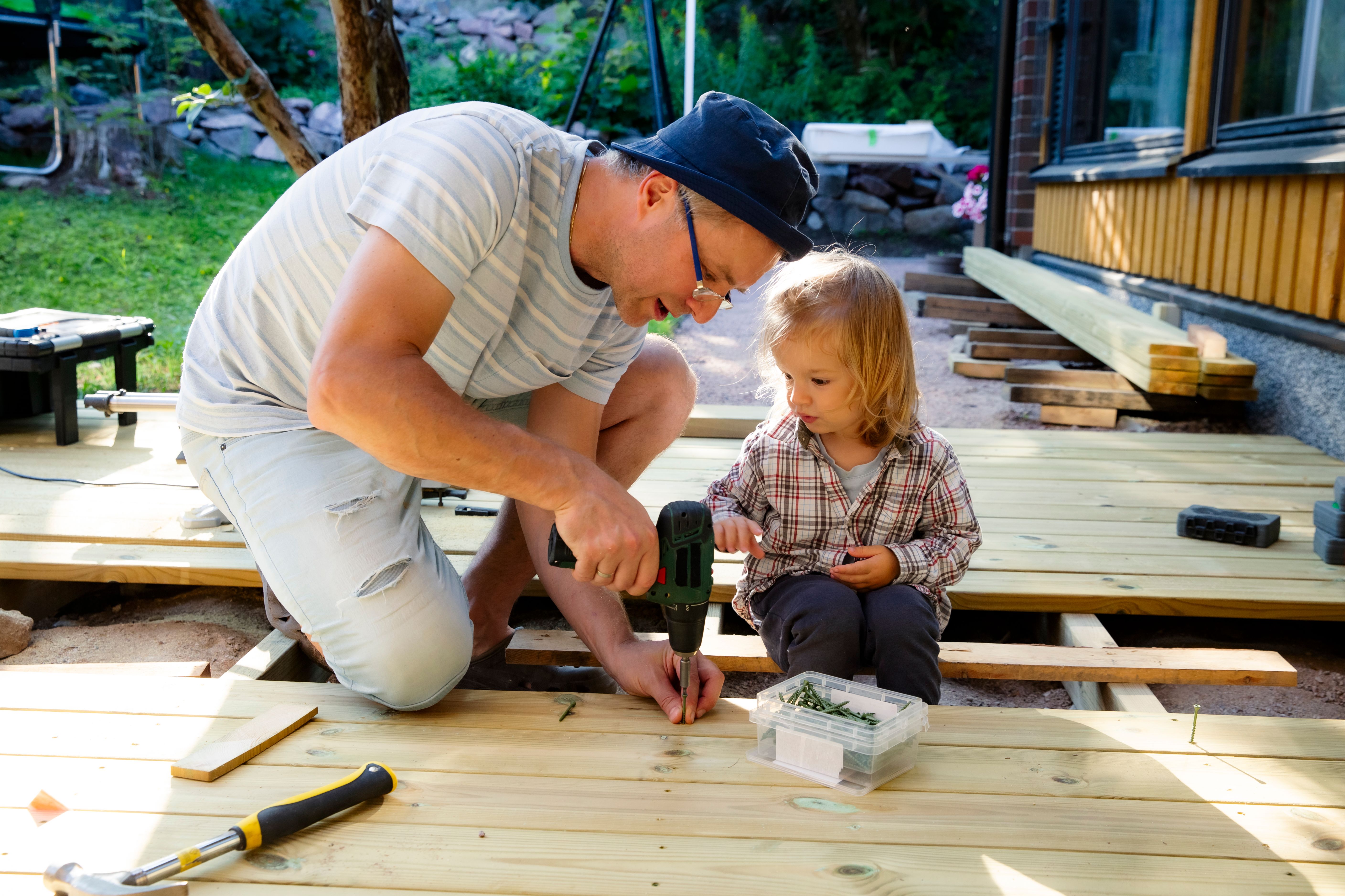 DIY vs. Professional Deck Building: Pros and Cons