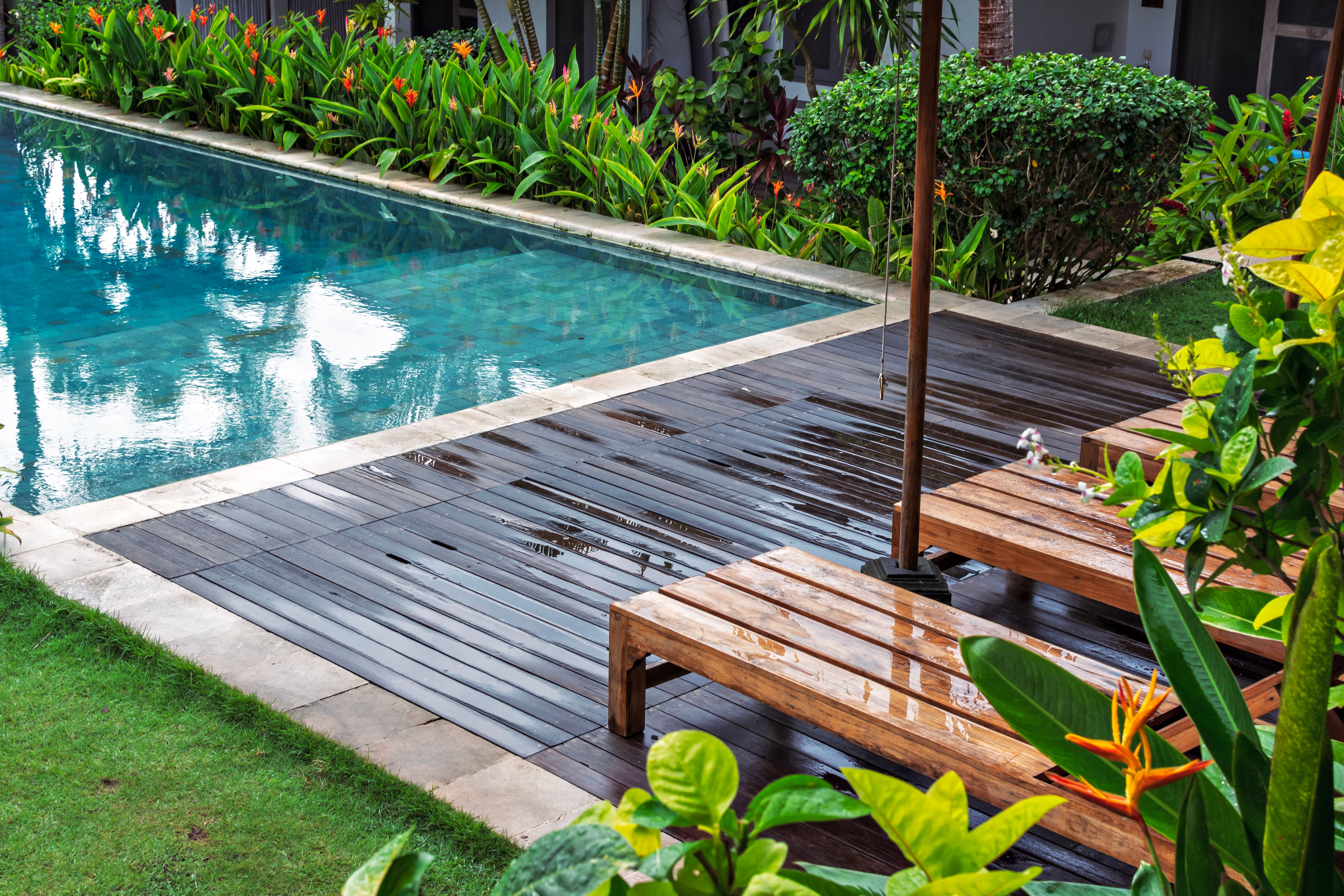 Transform Your Backyard with a Stunning Pool Deck
